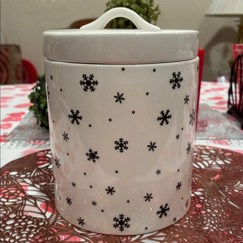 Crate & Barrel Joan Anderson Holiday Cookie Jar